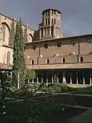Claustro y campanario del Convento de los Agustinos, siglo XIV.