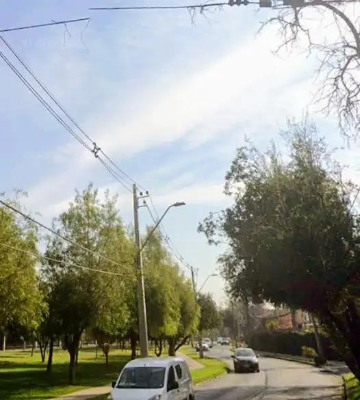 Avenida las perdices de día en la reina 1