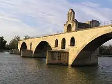 Puente Saint-Bénézet  (1177-1187), Aviñón, sobre el río Ródano
