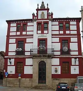 Casa consistorial de Torrejoncillo.