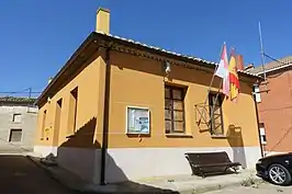 Casa consistorial en Robladillo de Ucieza