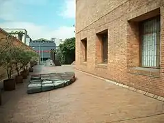 Patio trasero del Museo de Arte Moderno de Bogotá.
