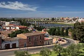 El Guadiana junto al casco antiguo.