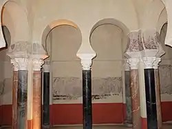 Restos originales de la sala templada de los Baños del Alcázar Califal