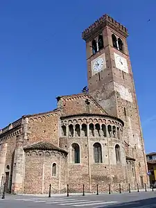 San Sigismondo, siglo XII, en  Rivolta d’Adda, Lombardía, vista de la cúpula del ábside