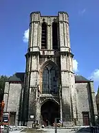 La torre de la iglesia San Miguel de Gante, inacabada, planeada para alcanzar 132 m