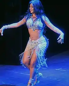  La bailarina oriental mexicana Carmen Fragoso, durante un espectáculo de cabaret en Ciudad de México