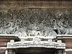 Escultura de esteatita en el templo de Hoysala en Belur, India