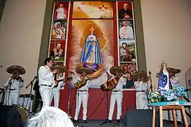 Mariachis, serenata a la virgen