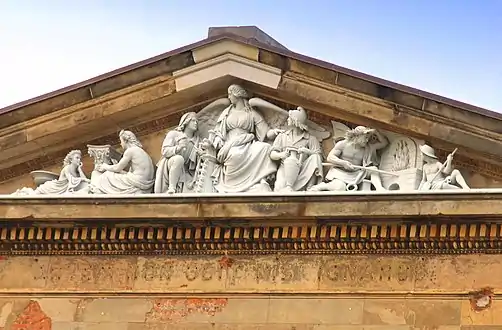 Frontón occidental del Neues Museum (Berlín)