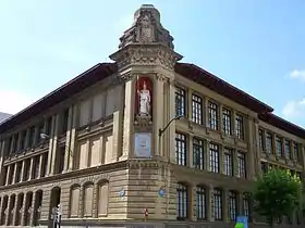 Edificio del Instituto Miguel de Unamuno