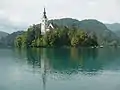 Isla en el lago