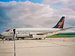 Boeing 737-200 de Aviateca en el Aeropuerto Internacional Mundo Maya.