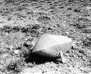 Roca de granito pulida por la arena arrastrada por el viento, condado de Sweetwater, Wyoming (Bradley, 1930).