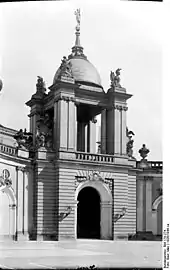 Portal de la Fortuna imagen de 1928,decoración escultórica a cargo de Charpentier y Hulot1701-1706