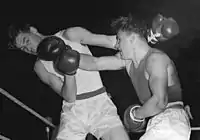 Derechazo de Shatkov vs. Bruce Wells, 1955