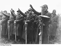 Miembros del Volkssturm jurando, noviembre de 1944.