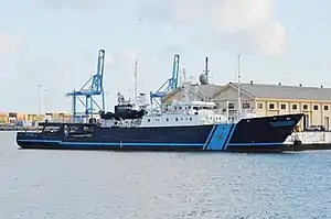 Buque de actuación oceánica Petrel I en el arsenal de Las Palmas de Gran Canaria