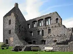 Falkensteiner Palas (1260) del castillo de Mürzenberg.