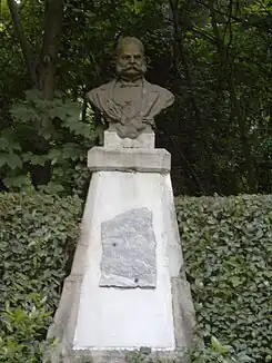 Busto de Miguel Íscar