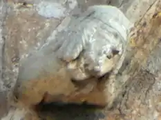 Busto masculino en el segundo cuerpo del cimborrio
