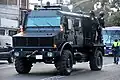 Vehículo Unimog blindado, de las fuerzas especiales de la policía.