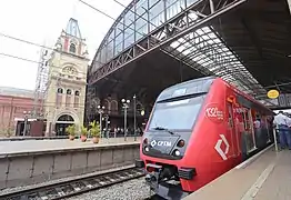 Tren de la serie 9500 en la Estación Luz