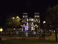 Vista nocturna de la Catedral
