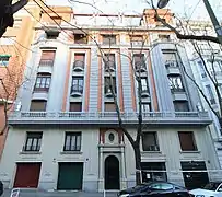 Edificio de Antonio Marsá Prat y Antonio Vallejo Álvarez, en el n.º 26.