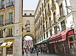 Desde la calle Postas, con la Plaza Mayor, al fondo.