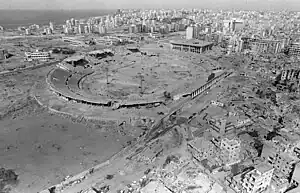 Vista aérea del destruido estadio en 1982.