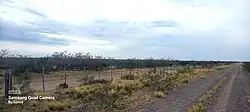 Campos que rodean a la localidad dedicados a al cría de ganado por su aridez. Parte del alambrado se hizo con los durmientoes del ferrocarril.