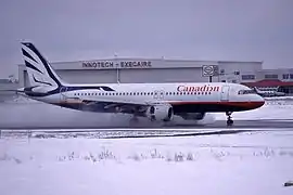 Airbus A320-200 en el Aeropuerto Internacional de Ottawa en 2001.