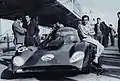 Carlos Reutemann momentos antes a una carrera sobre el Huayra.