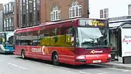 Carousel Buses Optare con carrocería Irisbus Agora Line en High Wycombe en julio de 2009