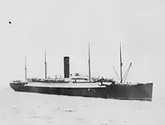 El Carpathia arribando al puerto de Nueva York con los rescatados, el 18 de abril de 1912.