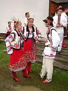 Subgrupos rusinos - Ucranianos del área de Przemyśl en traje folklórico de las tierras altas