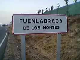 Cartel de entrada al pueblo.