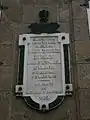 Placa en su residencia en la Coruña.