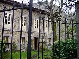 Fachada principal de la casa de los Álvarez-Prida.