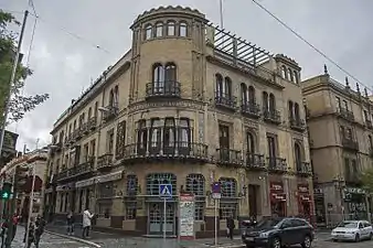 Casa esquina con villasís  Arquitecto Aníbal González (1912).