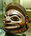 Casco tlingit, considerado una de las obras maestras de esta cultura. Alaska, siglo XVIII.