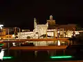 El castillo de noche desde la alameda.