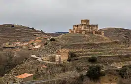 Vista de Magaña y su castillo