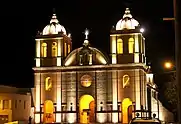Catedral nuestra señora del Carmen,  ubicada a metros de la municipalidad de la ciudad de  cruz del eje