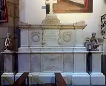 Cenotafio de Mercedes Jijón de Vivanco.