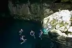 Cenote Chelentún. El primero de la serie de tres cenotes muy visitados por turistas de todas partes del mundo.