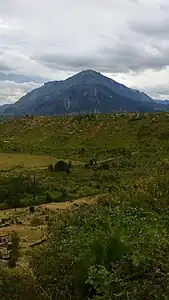 Cerro Pirque de fondo, El Hoyo