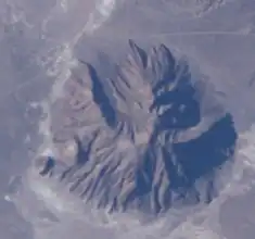 El cerro Pumirí fue fotografiado desde el espacio donde se muestra sus curvas geográficas y sus conos volcánicos.