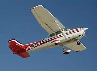 Varios aviones ligeros, por ejemplo, Cessna 172